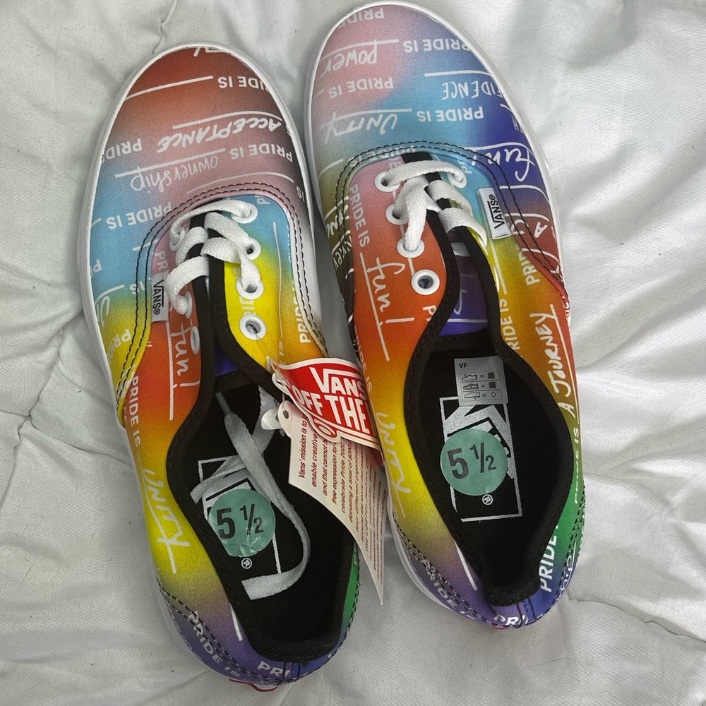 NWT Vans unisex Pride Authentic tie dye sneakers. Size 5.5 - Picture 4 of 10
